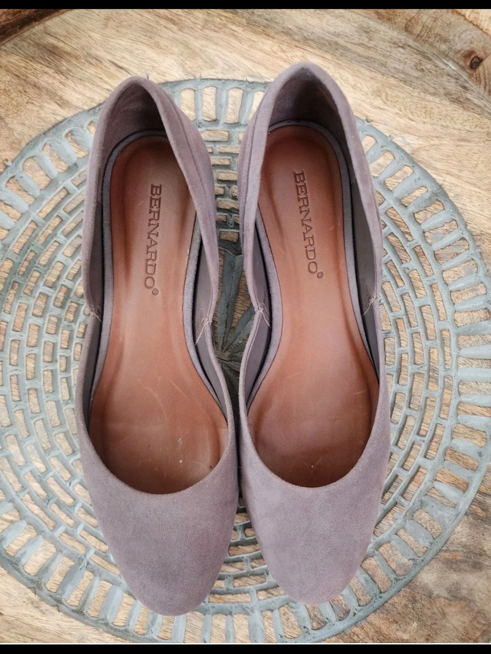 Bernardo Suede Ballet Flats Hidden Wedge, Taupe Mauve Neutral Classic Shoes 6.5